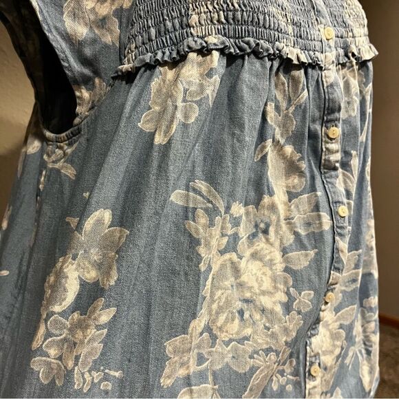 Old Navy Smocked Square Neck Floral Jean Top in Blue NWT - Picture 4 of 11